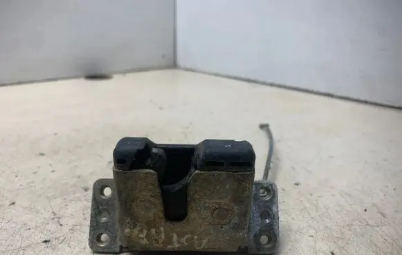 Loading door lock