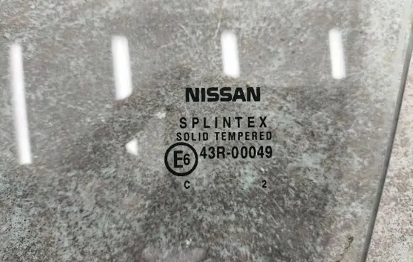 Nissan Primera Front door window glass four-door