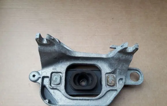 Renault Kadjar Gearbox mount 112221641R