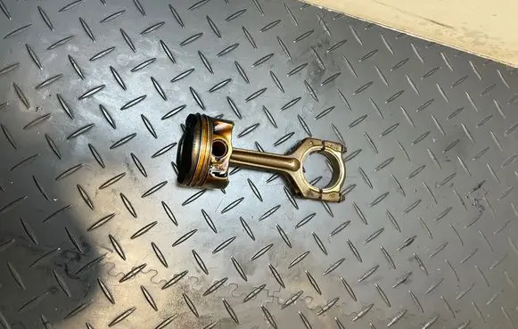 BMW X5 E70 Piston with connecting rod 7624408