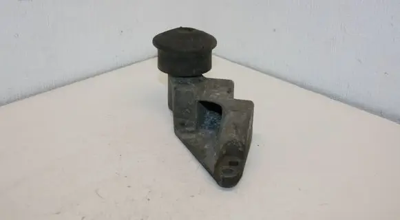 Audi A6 S6 C4 4A Engine mounting bracket 4A0199343D
