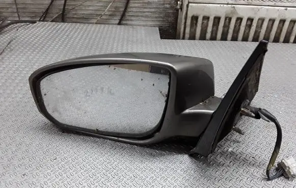Nissan Maxima A34 Front door electric wing mirror