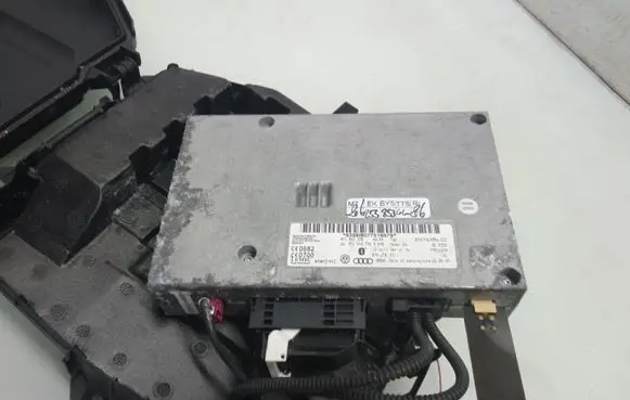 Audi A8 S8 D3 4E Bluetooth control unit module 4F1910336B