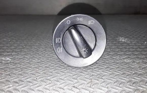 Volkswagen PASSAT B5 Light switch 1C0941531A