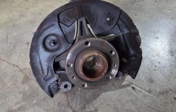 Peugeot 308 Front wheel hub 