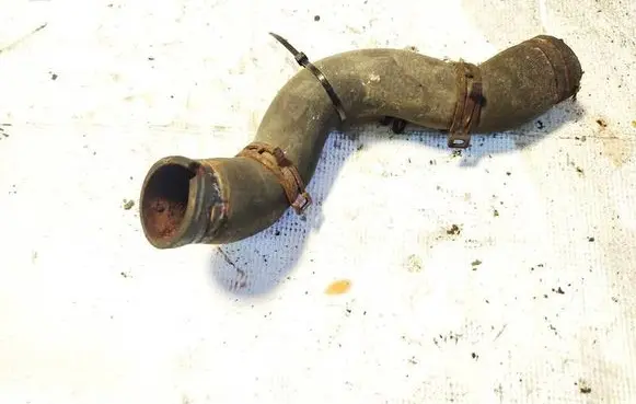 Opel Zafira B Engine coolant pipe/hose 13117573