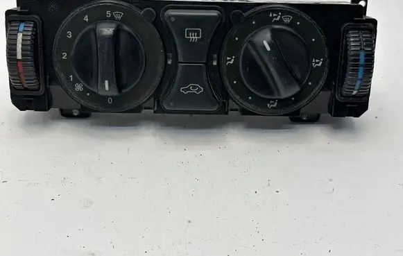 Mercedes-Benz E W210 Climate control unit 2108300185