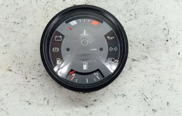Porsche 924 Speedometer (instrument cluster)