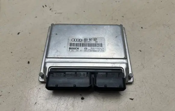 Audi A4 S4 B6 8E 8H Engine control unit/module 8E0907557 26SA7339 0261206051