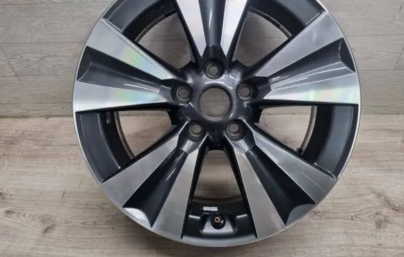 Nissan Pulsar R17 alloy rim N50701