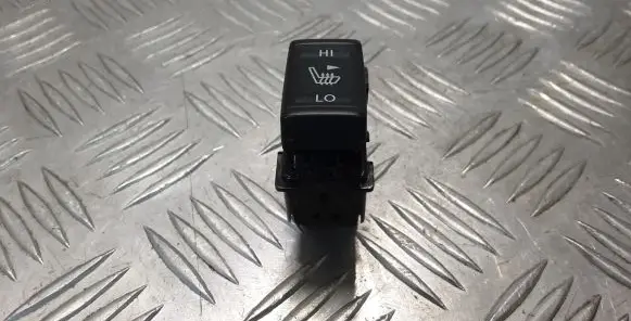 Nissan Navara D23 Seat heating switch