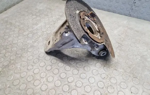 BMW X5 F15 Rear wheel hub 6877218