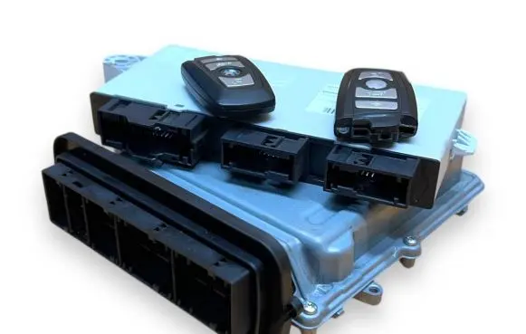 BMW 5 F10 F11 Engine ECU kit and lock set 8518633 61359282116 0281018666