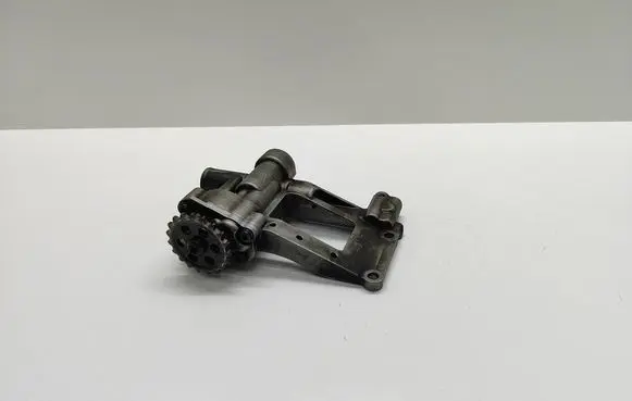 BMW 5 E60 E61 Oil pump 7792945 11417792945