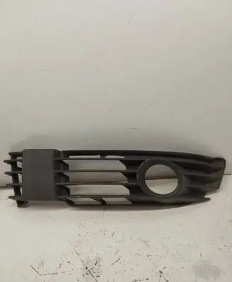 Volkswagen PASSAT B5.5 Front bumper lower grill 3B0853665L