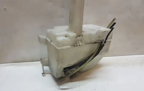 Nissan X-Trail T30 Windshield washer fluid reservoir/tank