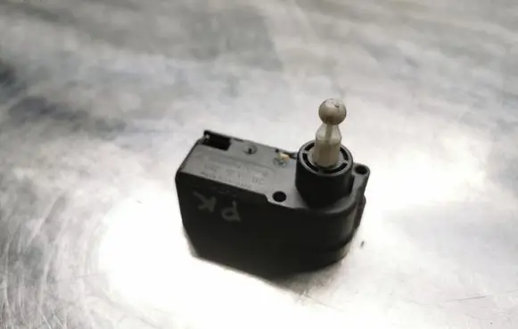 Volkswagen Sharan Headlight level adjustment motor 1J0941295A