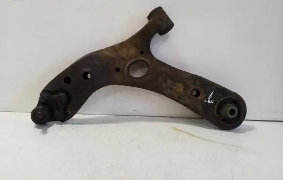 Toyota Prius (XW30) Front lower control arm/wishbone