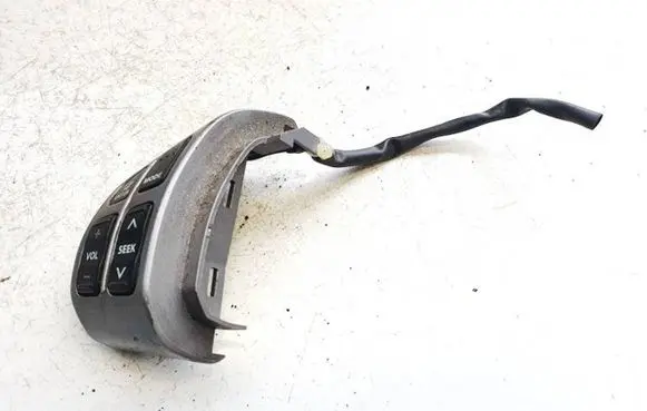 Steering wheel buttons/switches