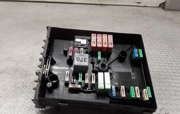 Seat Leon (1P) Fuse module 1K0937125A