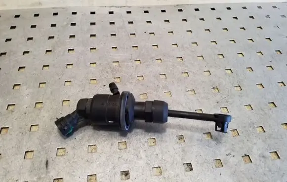 Nissan X-Trail T31 Clutch slave cylinder 