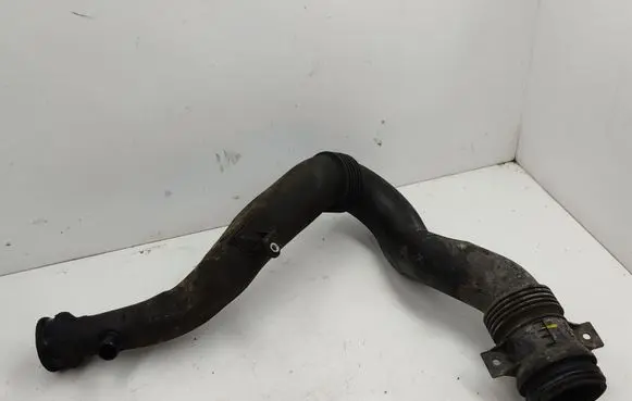 Land Rover Discovery 3 - LR3 Intercooler hose/pipe