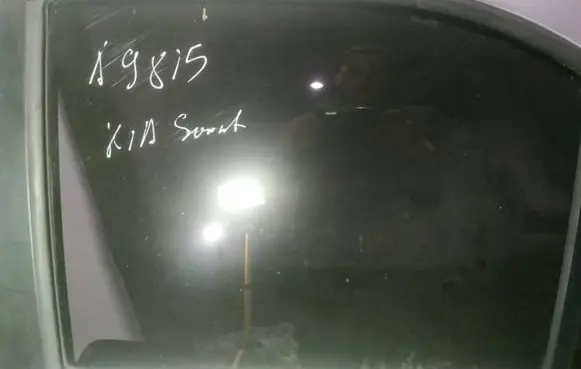 KIA Sorento Rear door window glass