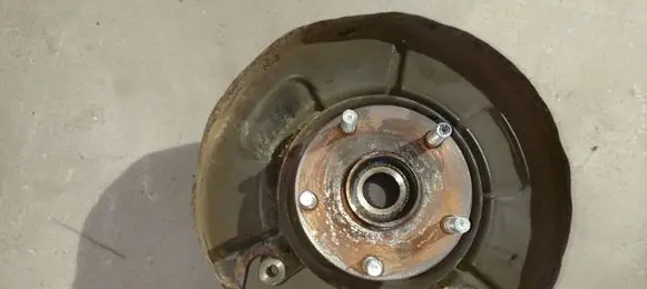 Subaru Legacy Rear wheel hub