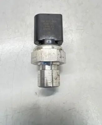 Volkswagen Tiguan Allspace Air conditioning (A/C) pressure sensor 5Q0959126A 82CP6801 H216C4TY