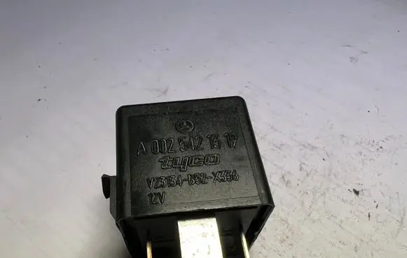 Mercedes-Benz A W169 Other relay A0025421319