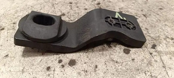 Jaguar XE Radiator mount bracket GX738K337AC
