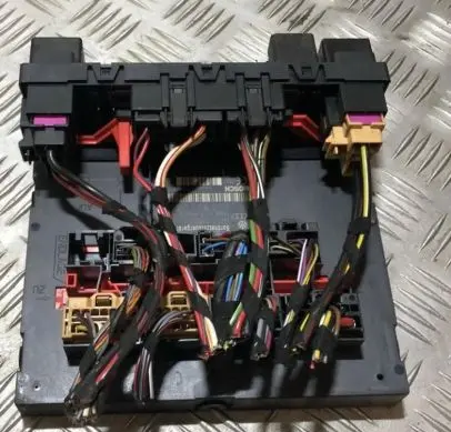 Volkswagen Golf Plus Fuse box set 3c0937049d 01943622