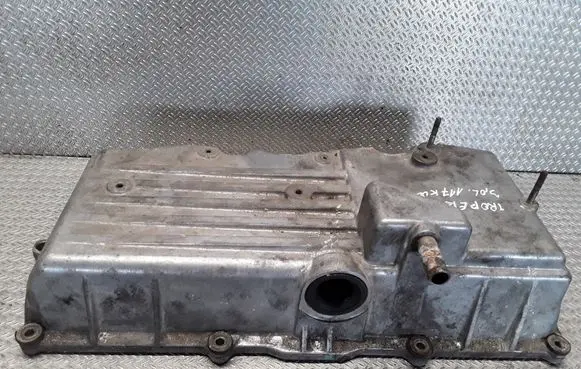 Isuzu Trooper Rocker cam cover 