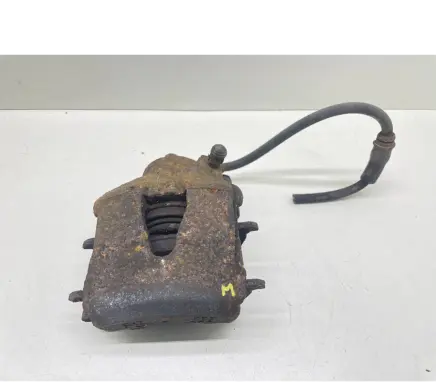Volkswagen Golf VI Front brake caliper