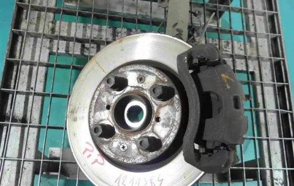 Suzuki Swift II Front wheel hub spindle knuckle IMPRK1211384