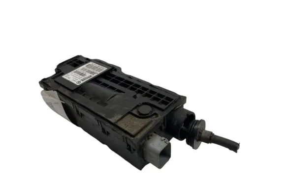 BMW X6M F86 Hand brake control module 6868514