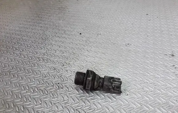 Peugeot 607 Oil pressure sensor 963299