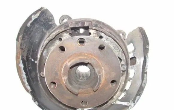 Volkswagen Touareg I Rear wheel hub