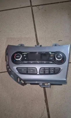 Ford Focus Climate control unit BM5T18C612CK WJ9A26640 0259A