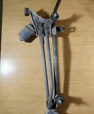 Honda Civic Front wiper linkage and motor 404564