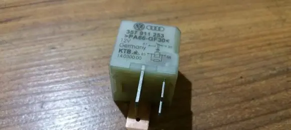 Volkswagen Golf IV Other relay 357911253 14.0300.00
