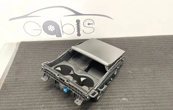 Cup holder front