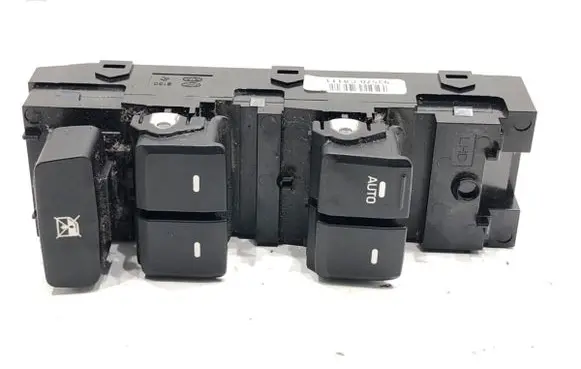 Hyundai i20 (GB IB) Electric window control switch 93570-C8111