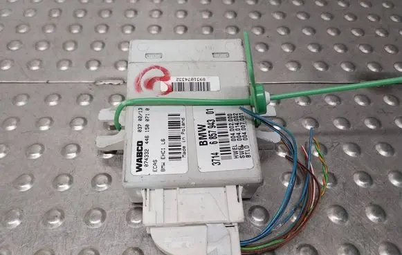 BMW 5 F10 F11 Air suspension control unit module (rear) 6857943