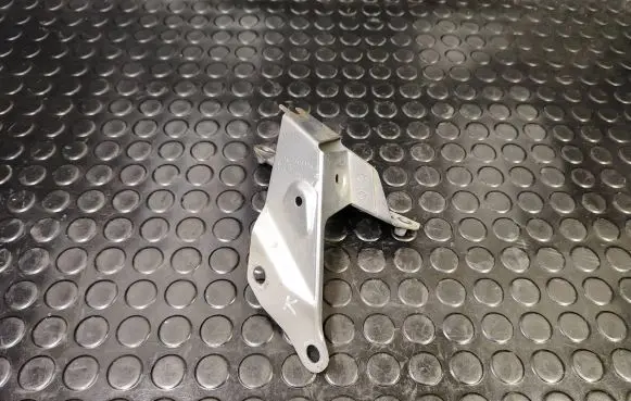 Audi A7 S7 4G Fender mounting bracket 4G8821135D