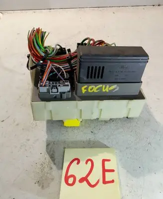 Ford Focus Fuse module 98AG14A073CE