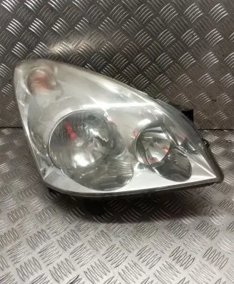 Toyota Corolla Verso AR10 Headlight/headlamp 7357230400