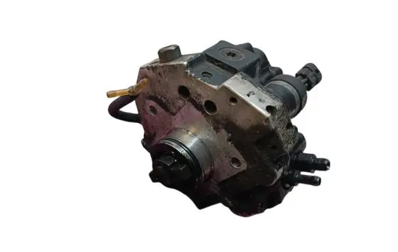 Volvo V70 Fuel injection high pressure pump 0445010043 8689590 006821