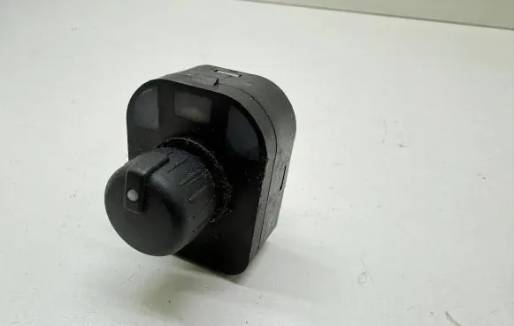 Audi A4 S4 B6 8E 8H Wing mirror switch 8E0959565