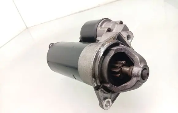 Opel Vectra C Starter motor 1005831230